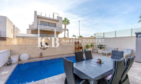 Resale - Villa -
Orihuela Costa - PAU 26