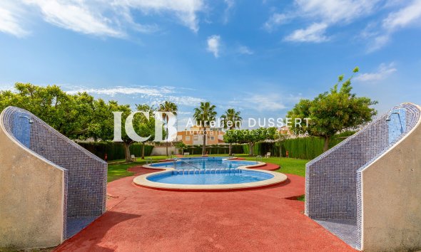 Resale - Apartment / flat -
Torrevieja - Torretas