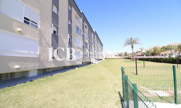 Resale - Apartment / flat -
Torrevieja - Punta prima