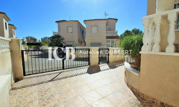 Reventa - Villa -
Orihuela Costa - Playa Flamenca