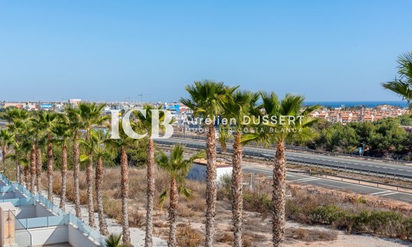 Resale - Villa -
Orihuela Costa - Lomas de Cabo Roig