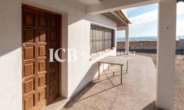 Resale - Villa -
Guardamar del Segura - Guardamar Playa