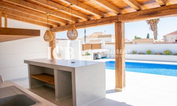 Resale - Villa -
Torrevieja - Torreta florida