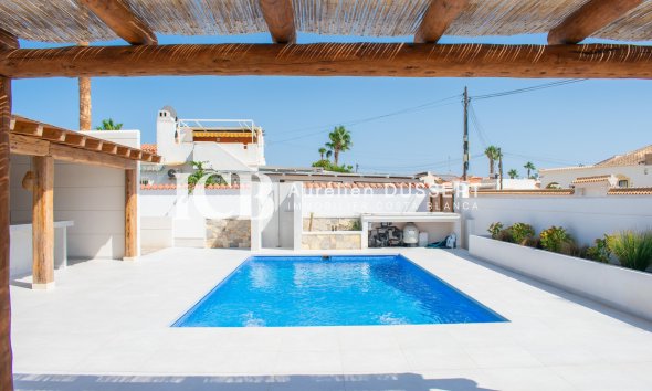 Reventa - Villa -
Torrevieja - Torreta florida