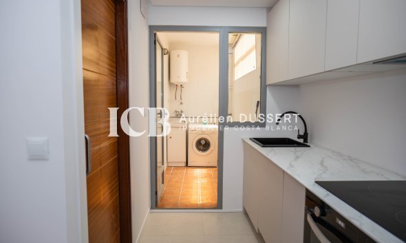 Resale - Apartment / flat -
Torrevieja - Playa del Cura