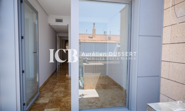 Resale - Apartment / flat -
Torrevieja - Playa del Cura