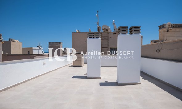 Resale - Apartment / flat -
Torrevieja - Playa del Cura