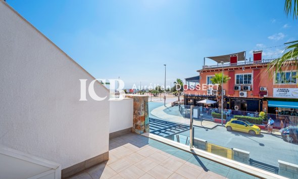 Resale - Townhouse -
Orihuela Costa - Lomas de Cabo Roig