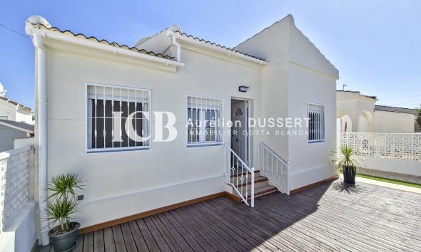 Resale - Villa -
Torrevieja - La Siesta - El Salado -  Torreta