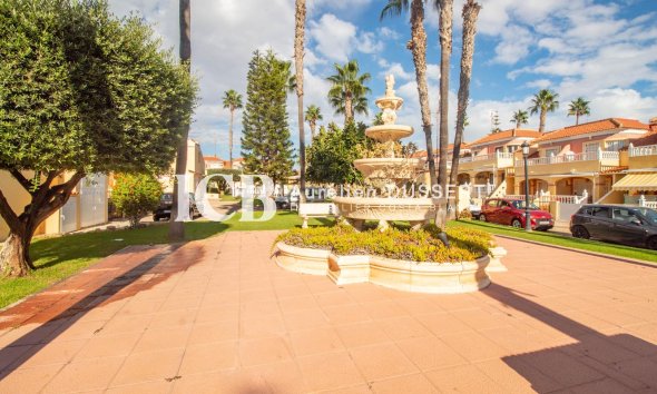 Resale - Townhouse -
Orihuela Costa - La Zenia