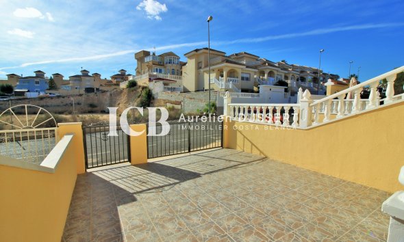 Resale - Townhouse -
Orihuela Costa - Villamartín