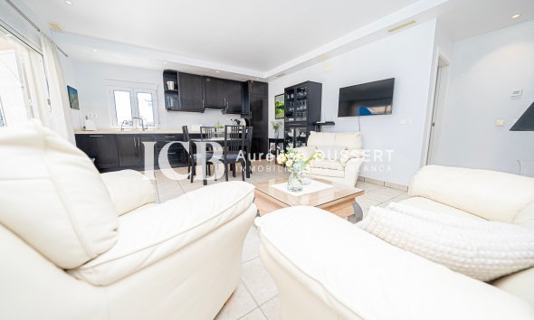 Resale - Villa -
Orihuela Costa - La Zenia