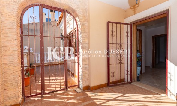 Resale - Villa -
Orihuela Costa - Villamartín