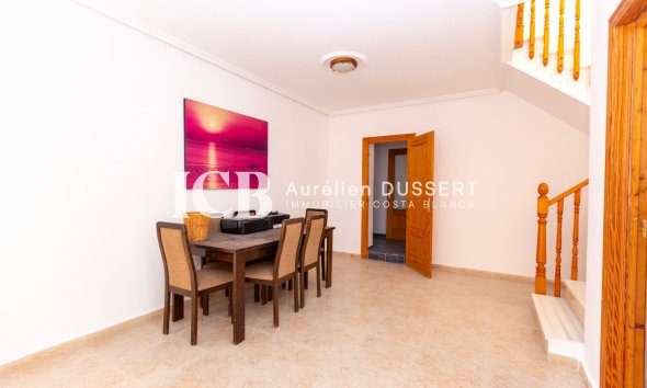 Resale - Villa -
Orihuela Costa - Villamartín