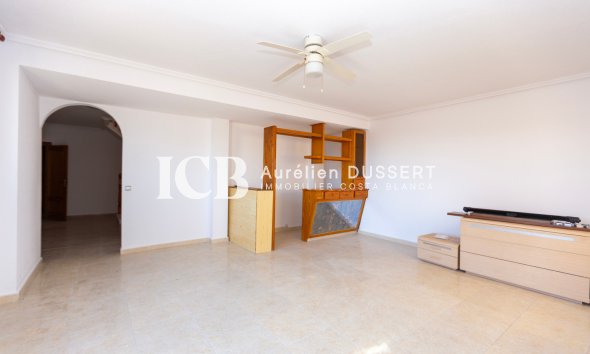 Resale - Villa -
Orihuela Costa - Villamartín