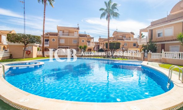 Resale - Townhouse -
Orihuela Costa - La Regia