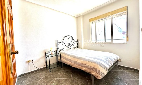 Alquiler a largo plazo - Apartamento / piso -
Torrevieja - Habaneras