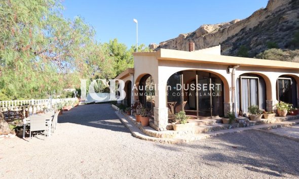 Resale - Villa -
Crevillent - Crevillente