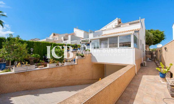 Revente - Villa -
Torrevieja - Punta prima