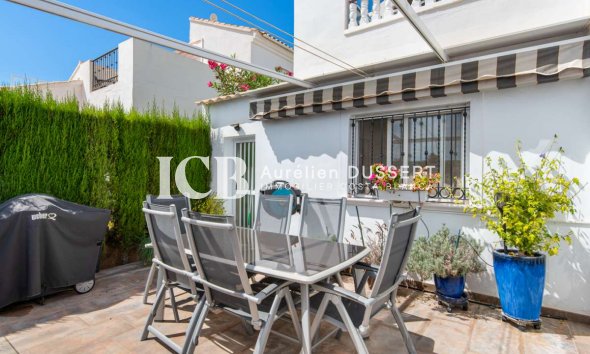 Revente - Villa -
Torrevieja - Punta prima