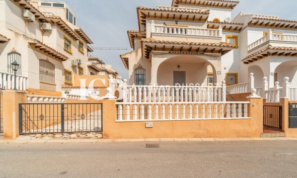 Revente - Villa -
Orihuela Costa - Los Dolses