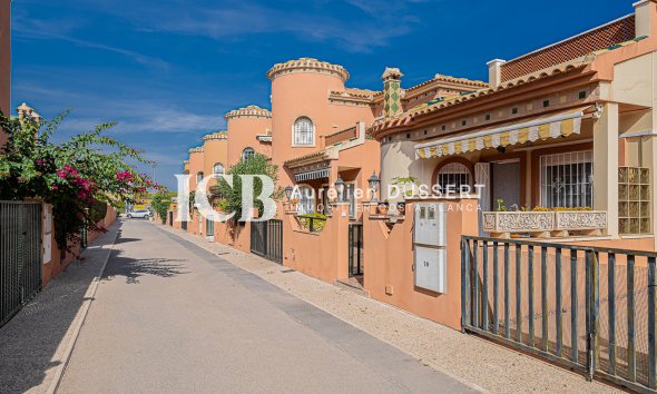 Revente - Villa -
Orihuela Costa - Playa Flamenca