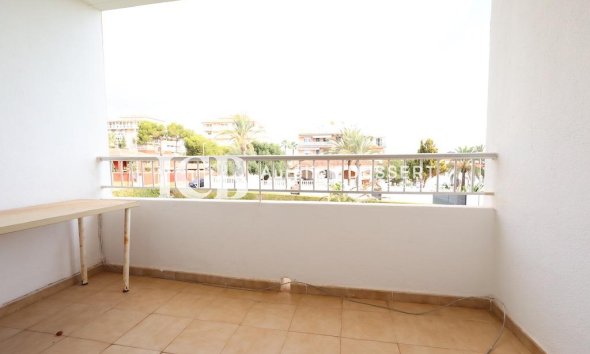 Revente - Appartement -
Torrevieja - Punta prima