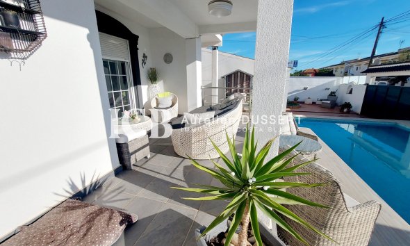 Resale - Villa -
Orihuela Costa - Cabo Roig