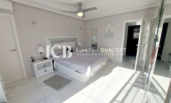 Resale - Villa -
Orihuela Costa - Cabo Roig