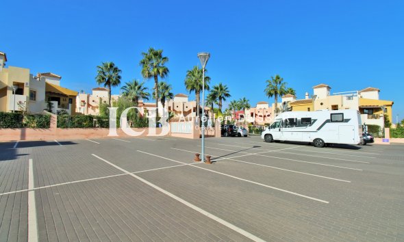 Resale - Apartment / flat -
Torrevieja - Punta prima