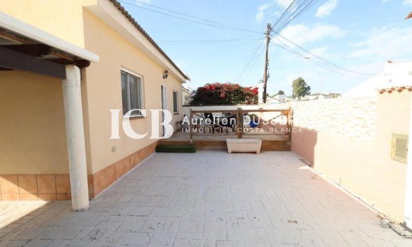 Resale - Villa -
Torrevieja - La Siesta - El Salado - Torreta