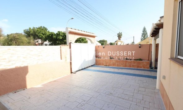 Resale - Villa -
Torrevieja - La Siesta - El Salado - Torreta