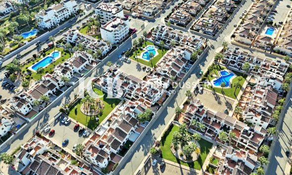 Resale - Townhouse -
Orihuela Costa - Villamartín