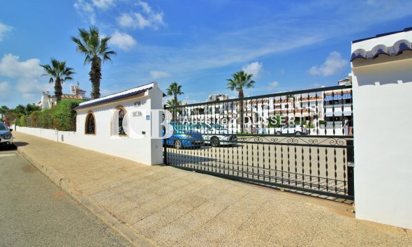 Resale - Townhouse -
Orihuela Costa - Villamartín