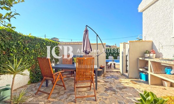 Resale - Villa -
Torrevieja - La Siesta - El Salado -  Torreta