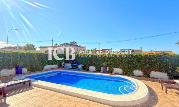 Resale - Villa -
Torrevieja - La Siesta - El Salado -  Torreta