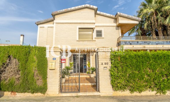 Resale - Villa -
Orihuela Costa - Dehesa de campoamor