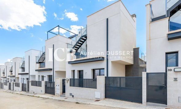 Resale - Villa -
Orihuela Costa - Villamartín