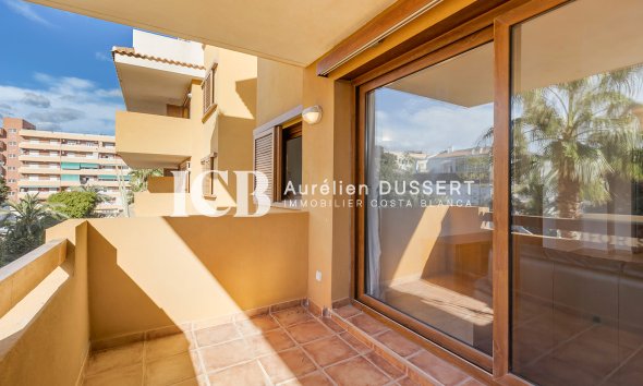 Resale - Apartment / flat -
Torrevieja - Punta prima