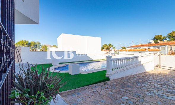 Resale - Townhouse -
Torrevieja - Los Balcones - Los Altos del Edén