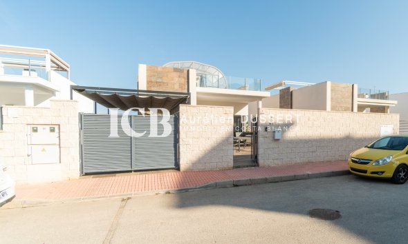 Revente - Villa -
Orihuela Costa - Villamartín