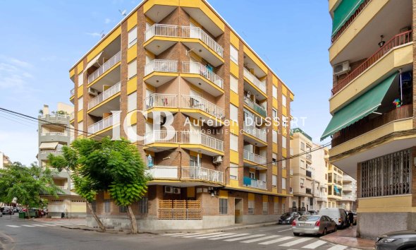 Resale - Apartment / flat -
Torrevieja - Centro