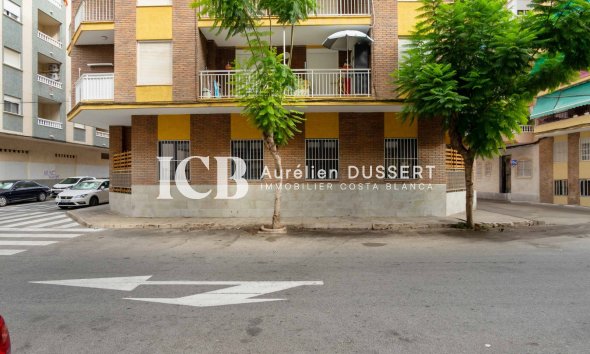 Resale - Apartment / flat -
Torrevieja - Centro