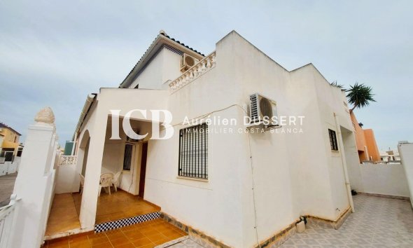 Resale - Villa -
Torrevieja - Los altos