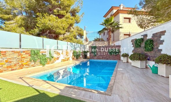 Resale - Villa -
Orihuela Costa - Villamartín