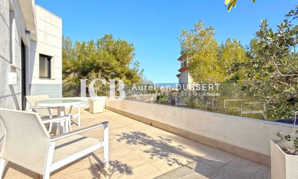 Resale - Villa -
Orihuela Costa - Villamartín