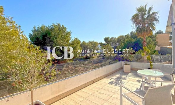 Resale - Villa -
Orihuela Costa - Villamartín