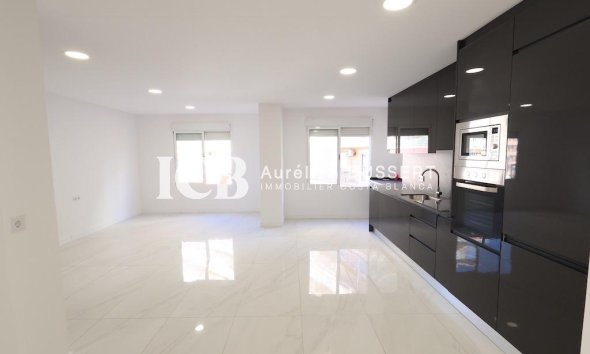 Resale - Apartment / flat -
Torrevieja - Playa del cura