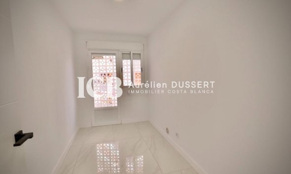 Resale - Apartment / flat -
Torrevieja - Playa del cura