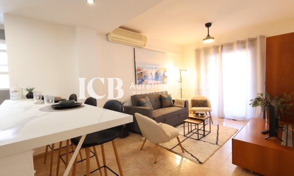 Resale - Apartment / flat -
Torrevieja - Centro